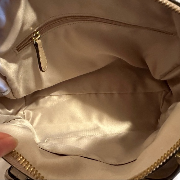 Coach beige purse - Picture 6 of 7